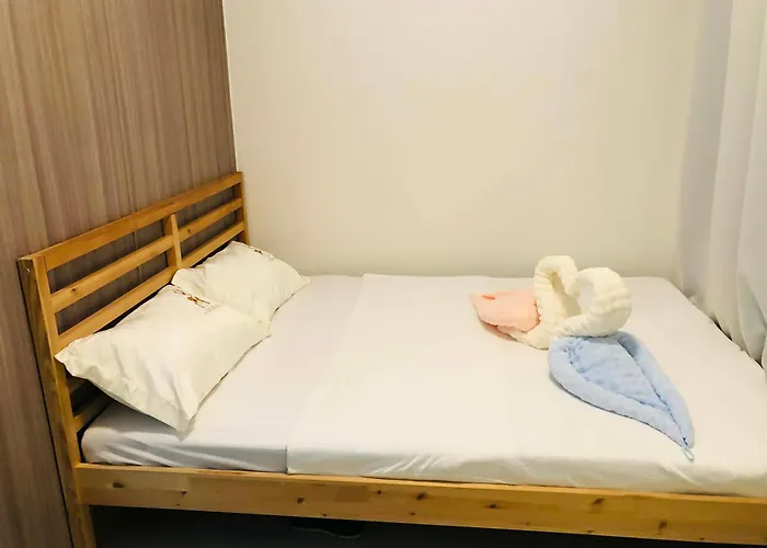Lj Staycation Apartahotel